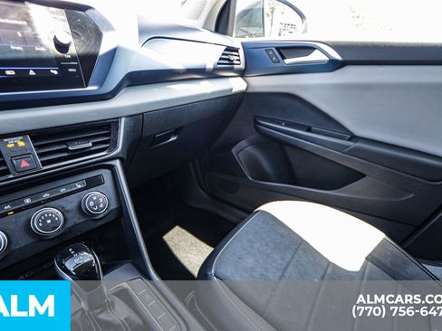 Used 2022 Volkswagen Taos SE image 45