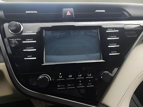 Used 2019 Toyota Camry LE w/ Carpet Mat Package FWD image 17