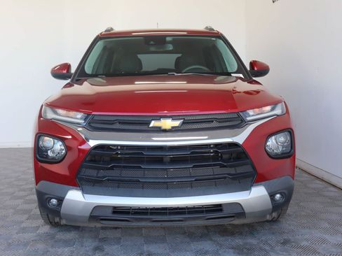 Used 2021 Chevrolet TrailBlazer LT w/ Convenience Package FWD image 2