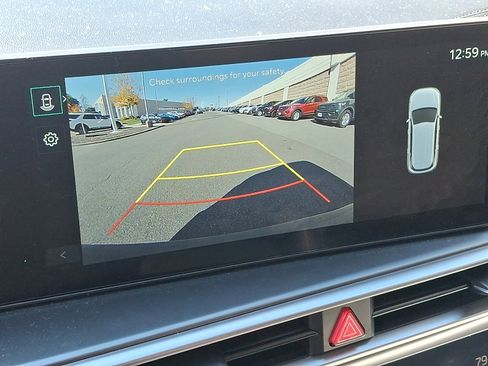 Used 2025 Kia Sorento S image 18