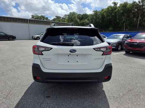 Certified 2025 Subaru Outback Premium AWD/4WD image 4