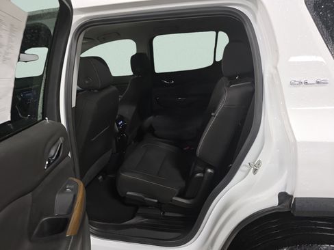 Used 2023 GMC Acadia SLE w/ Driver Convenience Package image 11