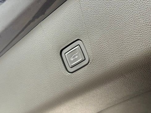 Used 2023 Chevrolet Traverse LT w/ LPO, Floor Liner Package AWD/4WD image 27