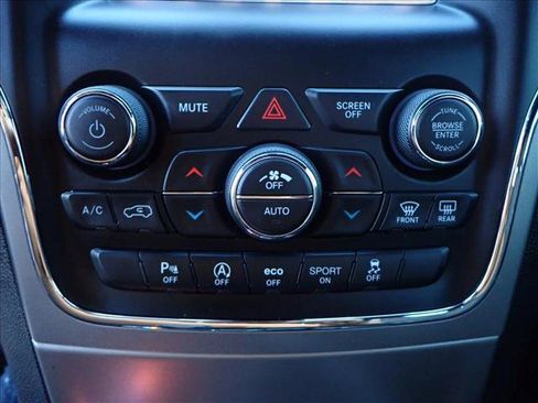 Used 2020 Jeep Grand Cherokee Laredo image 18