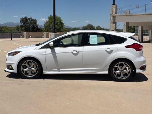 Used 2015 Ford Focus ST FWD image 4