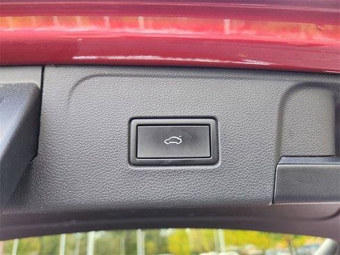 Certified 2022 Volkswagen Atlas SEL Premium image 30