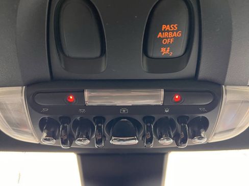 Used 2015 MINI Cooper S image 19