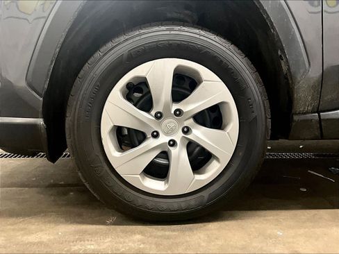 Used 2025 Toyota RAV4 LE image 7