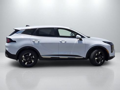 New 2026 Kia Sportage LX w/ LX Convenience Package FWD image 3