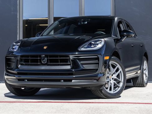 Certified 2026 Porsche Macan AWD/4WD image 1