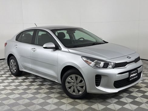 Used 2019 Kia Rio S image 2