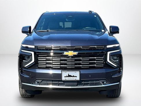 Used 2025 Chevrolet Suburban High Country w/ Sun And Tow Package AWD/4WD image 2