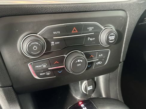 Used 2021 Dodge Charger SXT w/ Leather Interior Group RWD image 13