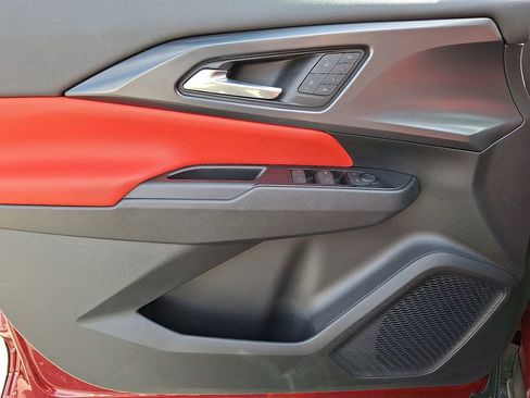 Used 2025 Chevrolet Equinox EV RS image 12