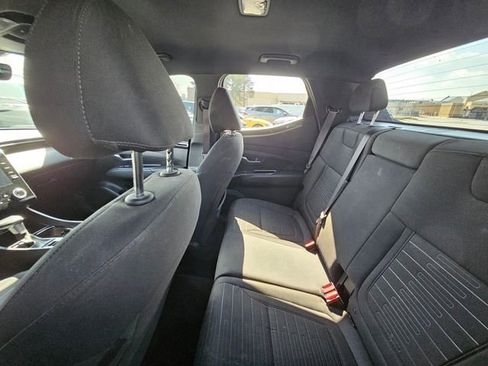 Used 2023 Hyundai Santa Cruz SE image 9