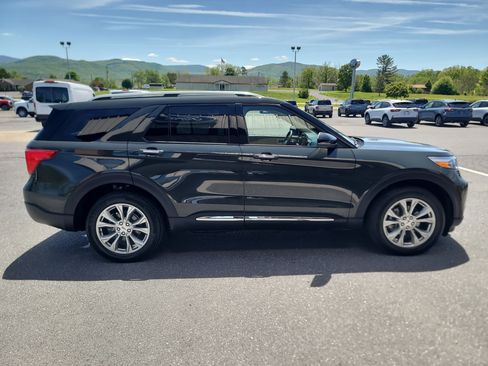 Used 2023 Ford Explorer Limited w/ Equipment Group 301A AWD/4WD image 5