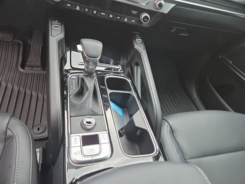 Used 2025 Kia Telluride S FWD image 12