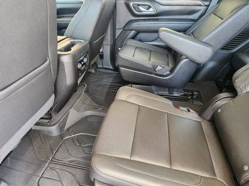 Used 2024 Chevrolet Tahoe Z71 w/ Luxury Package AWD/4WD image 31