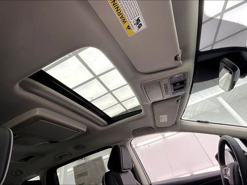 New 2026 Honda Odyssey Touring image 10