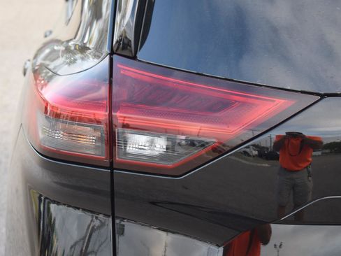 New 2026 Nissan Rogue Platinum image 7