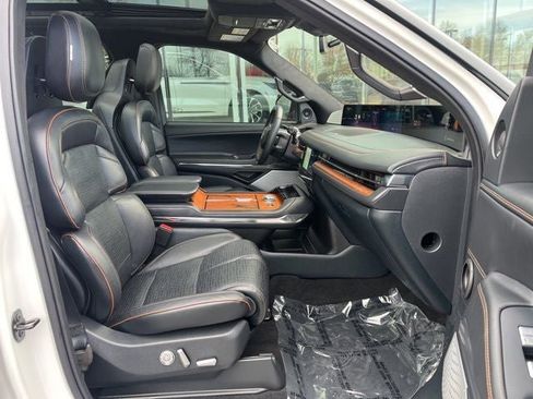 Used 2025 Lincoln Navigator L Black Label image 28