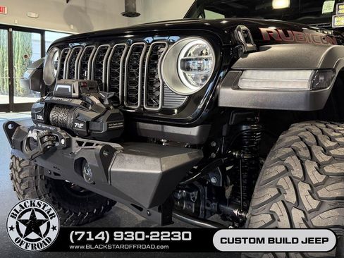 Used 2025 Jeep Wrangler Unlimited Rubicon w/ Convenience Group AWD/4WD image 6