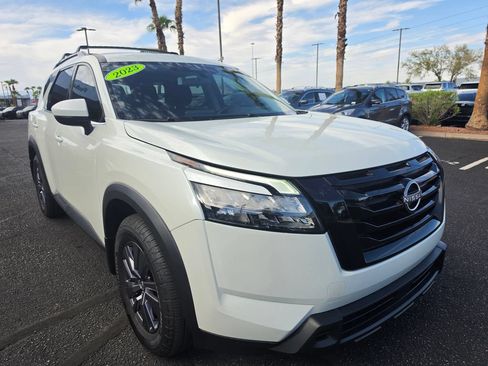 Used 2023 Nissan Pathfinder SV w/ Black Appearance Package FWD image 3