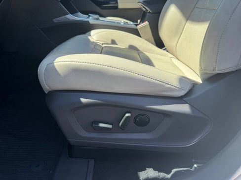 Certified 2023 Ford Explorer Platinum w/ Technology Package AWD/4WD image 6