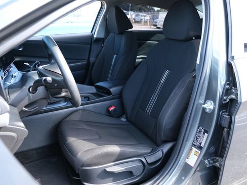 Used 2024 Hyundai Elantra SEL FWD image 9