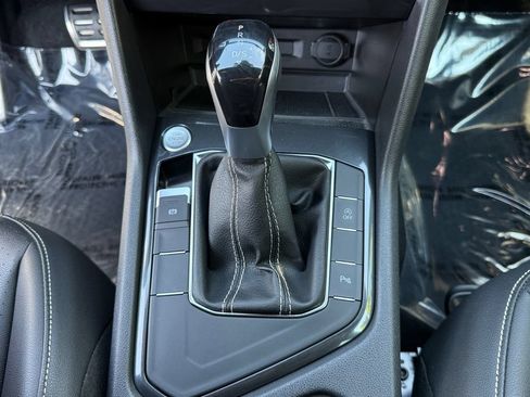 Used 2023 Volkswagen Tiguan SE R-Line FWD image 19