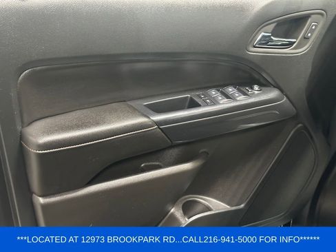 Certified 2022 GMC Canyon AT4 w/ Trailering Package AWD/4WD image 7