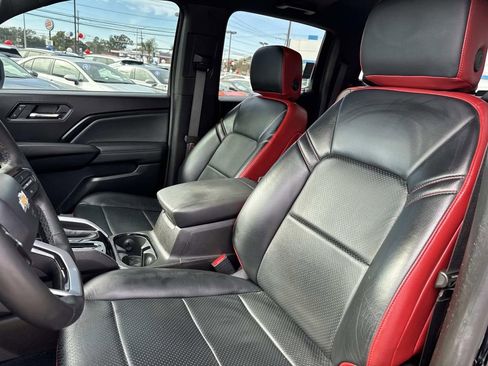 Used 2024 Chevrolet Colorado LT w/ LT Convenience Package image 17