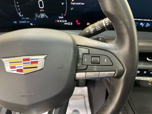 Used 2024 Cadillac XT4 Premium Luxury image 22