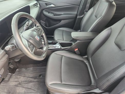 Used 2024 Buick Encore GX Sport Touring image 14