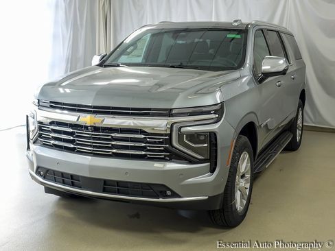 New 2026 Chevrolet Suburban Premier image 3