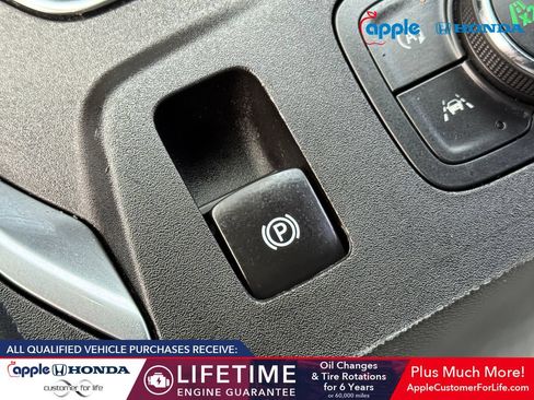 Used 2023 Chevrolet Traverse LT AWD/4WD image 30