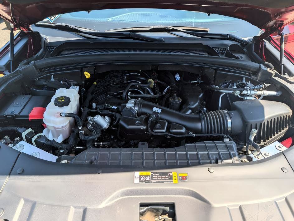 Used 2023 Jeep Grand Cherokee Altitude RWD image 28