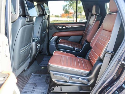 Used 2024 GMC Yukon Denali Ultimate image 19