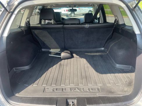 Used 2011 Subaru Outback 2.5i Limited w/ PWR Moonroof Pkg AWD/4WD image 34
