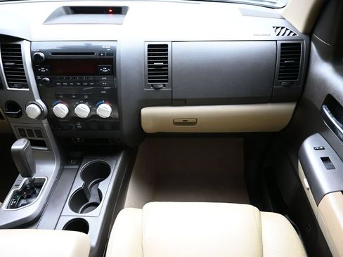 Used 2010 Toyota Tundra 2WD CrewMax w/ SR5 Pkg image 35