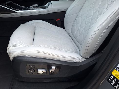 Used 2023 BMW X7 xDrive40i w/ Executive Package AWD/4WD image 34