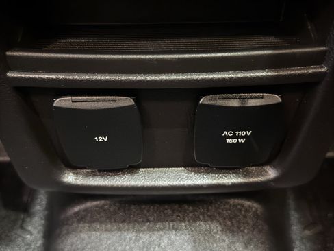 Used 2018 Ford Edge Titanium w/ Equipment Group 301A AWD/4WD image 13