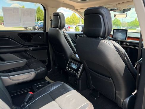 Used 2020 Lincoln Aviator Reserve w/ Equipment Group 201A AWD/4WD image 32