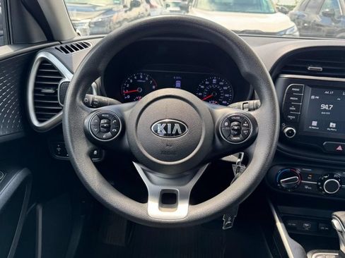 Used 2020 Kia Soul S FWD image 12