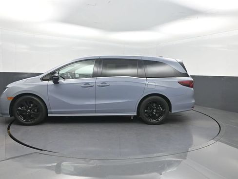 Used 2024 Honda Odyssey Sport image 2