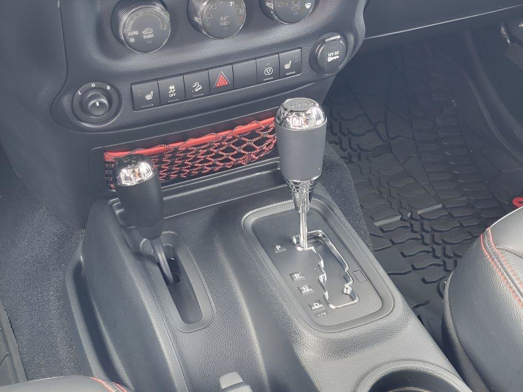 Used 2018 Jeep Wrangler Unlimited Rubicon AWD/4WD image 15