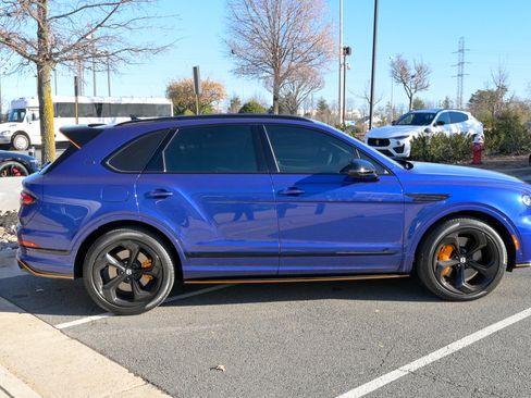 Used 2025 Bentley Bentayga image 4