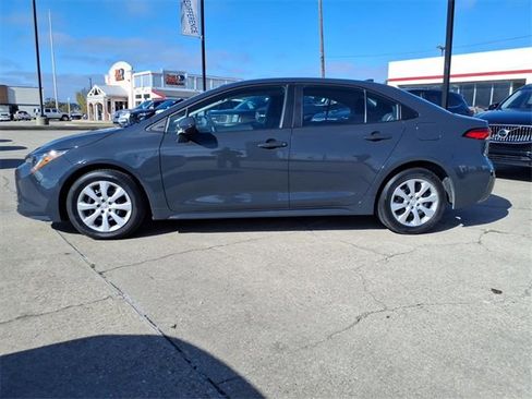Used 2024 Toyota Corolla LE image 2
