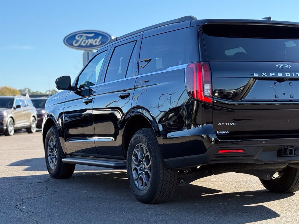 Used 2025 Ford Expedition Active AWD/4WD image 46