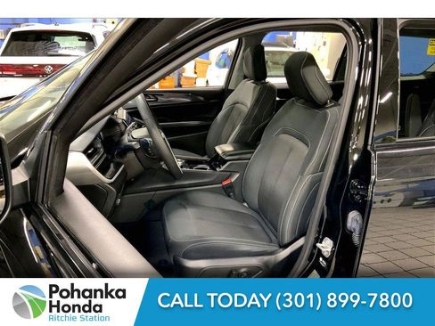 Used 2023 Jeep Grand Cherokee L Laredo w/ Luxury Tech Group I image 18